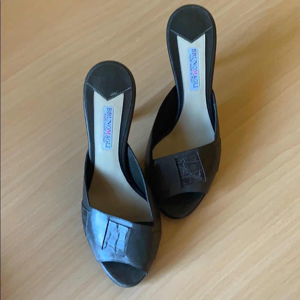 Bruno magli heels! Khaki, grayish. Sz 7
